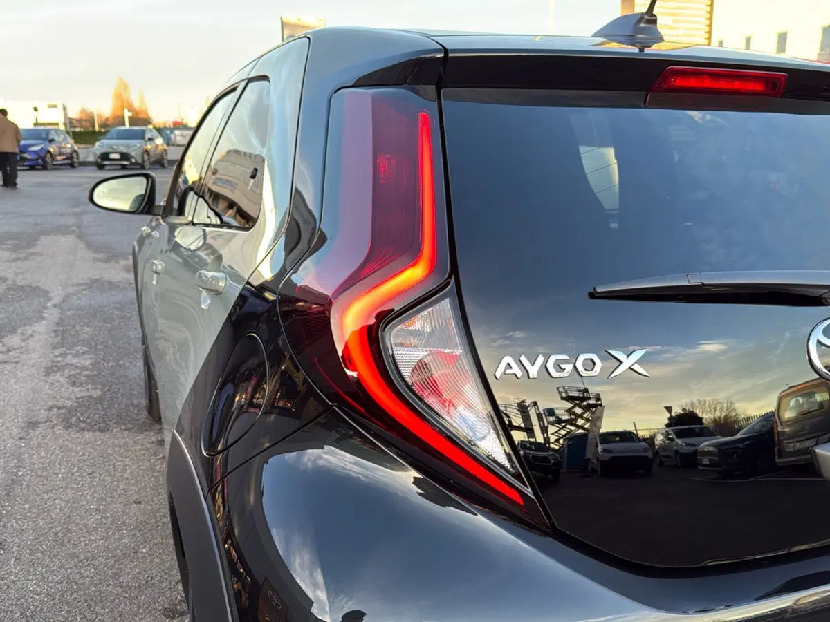 Toyota Aygo X nuova a Mantova (10)
