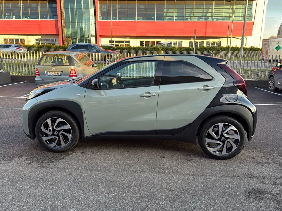 Toyota Aygo X nuova a Mantova (2)