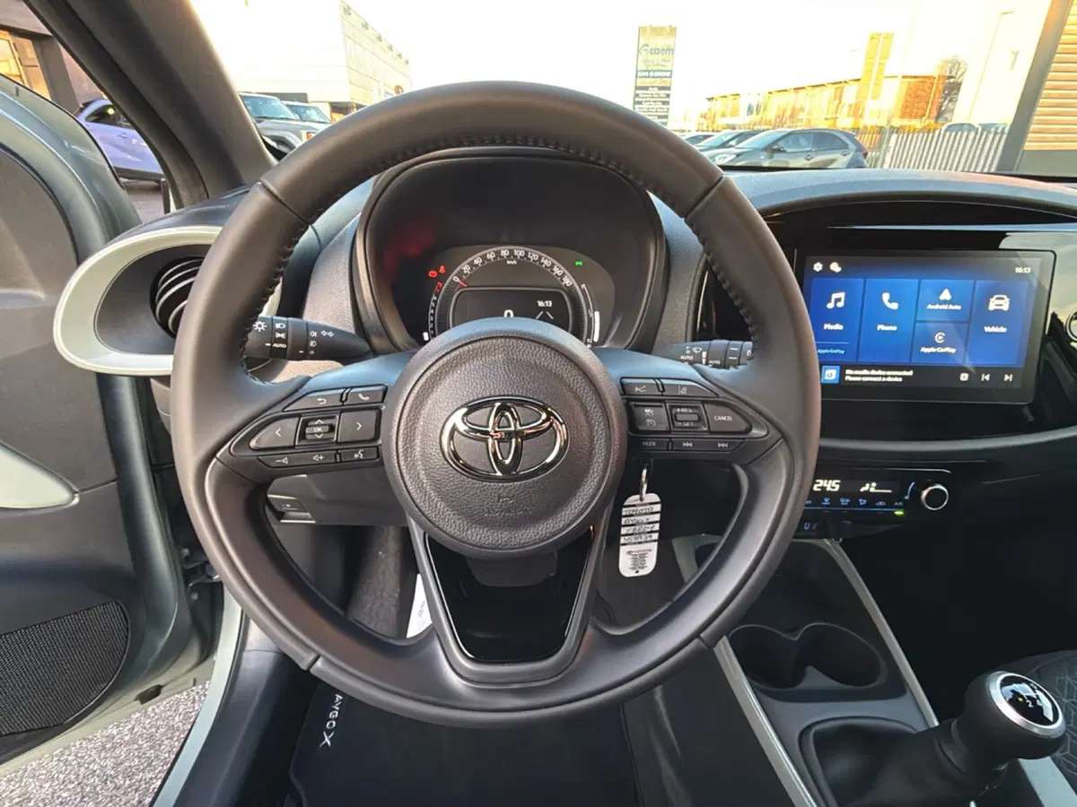 Toyota Aygo X nuova a Mantova (20)