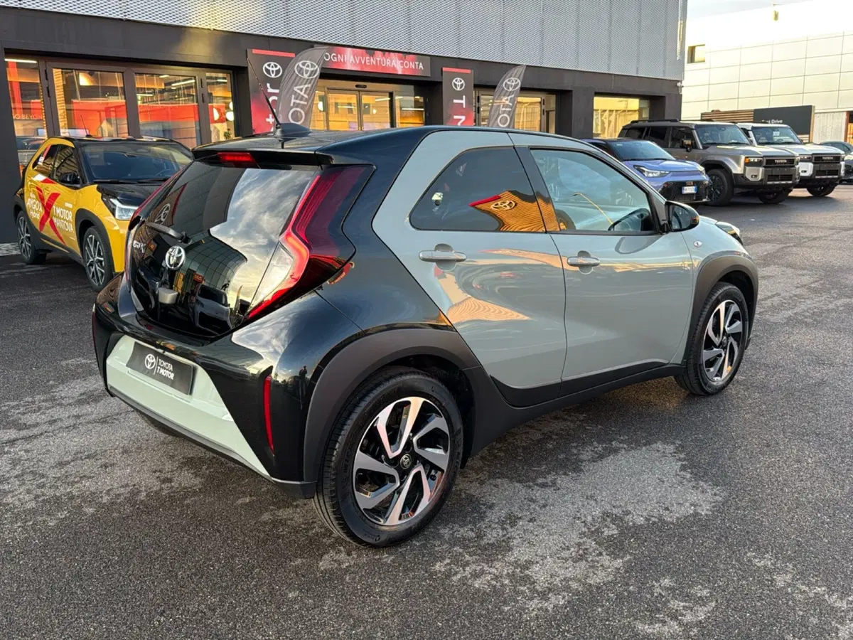 Toyota Aygo X nuova a Mantova (6)