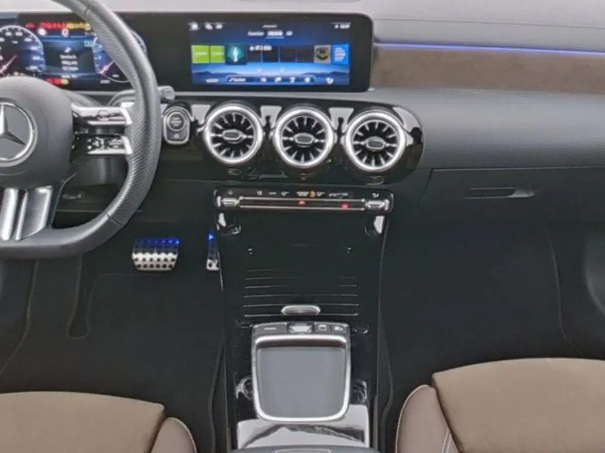 Mercedes-Benz CLA Shooting Brake usata a Novara (6)