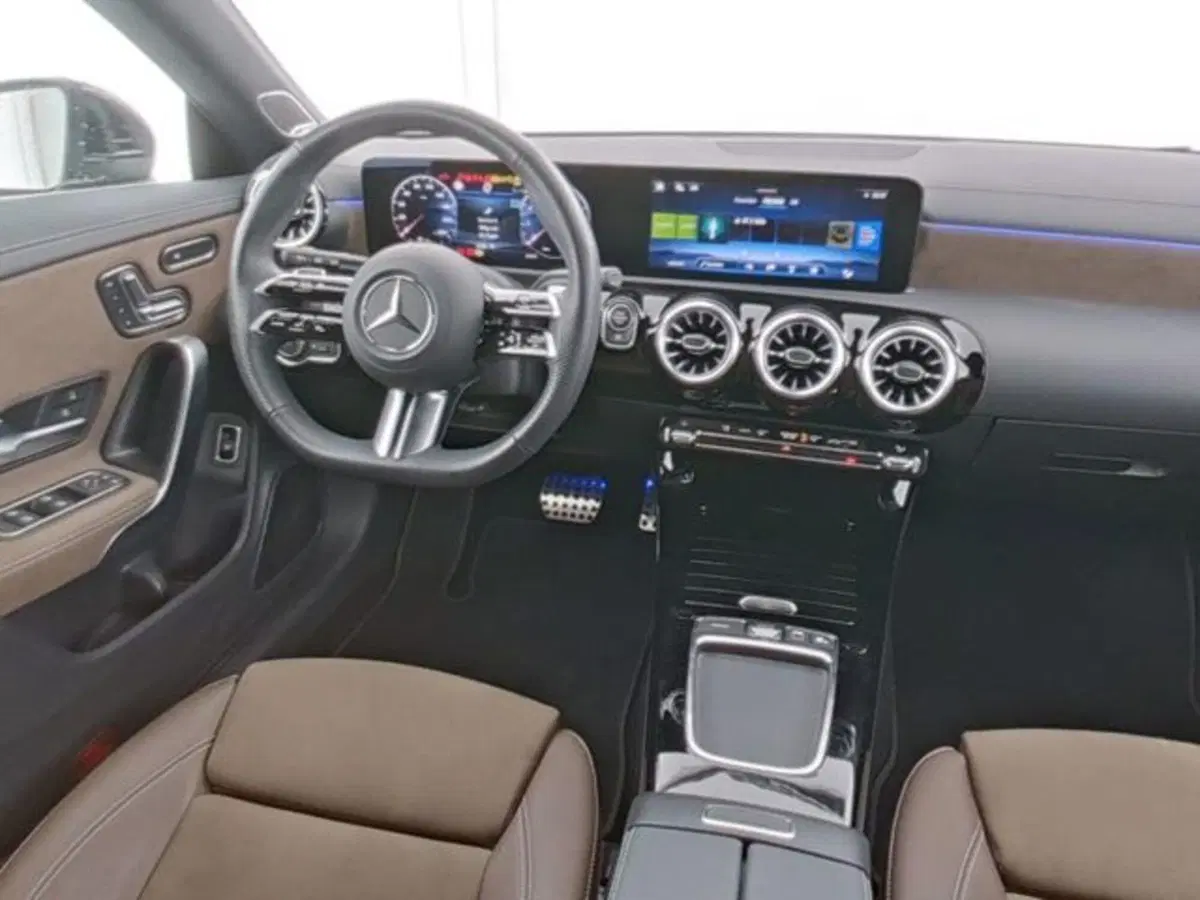 Mercedes-Benz CLA Shooting Brake usata a Novara (8)