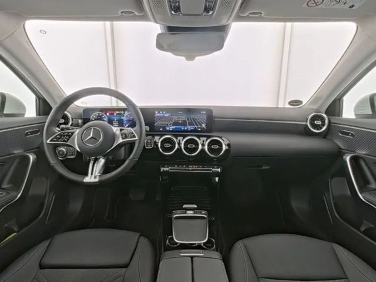 Mercedes-Benz Classe A Sedan usata a Novara (4)