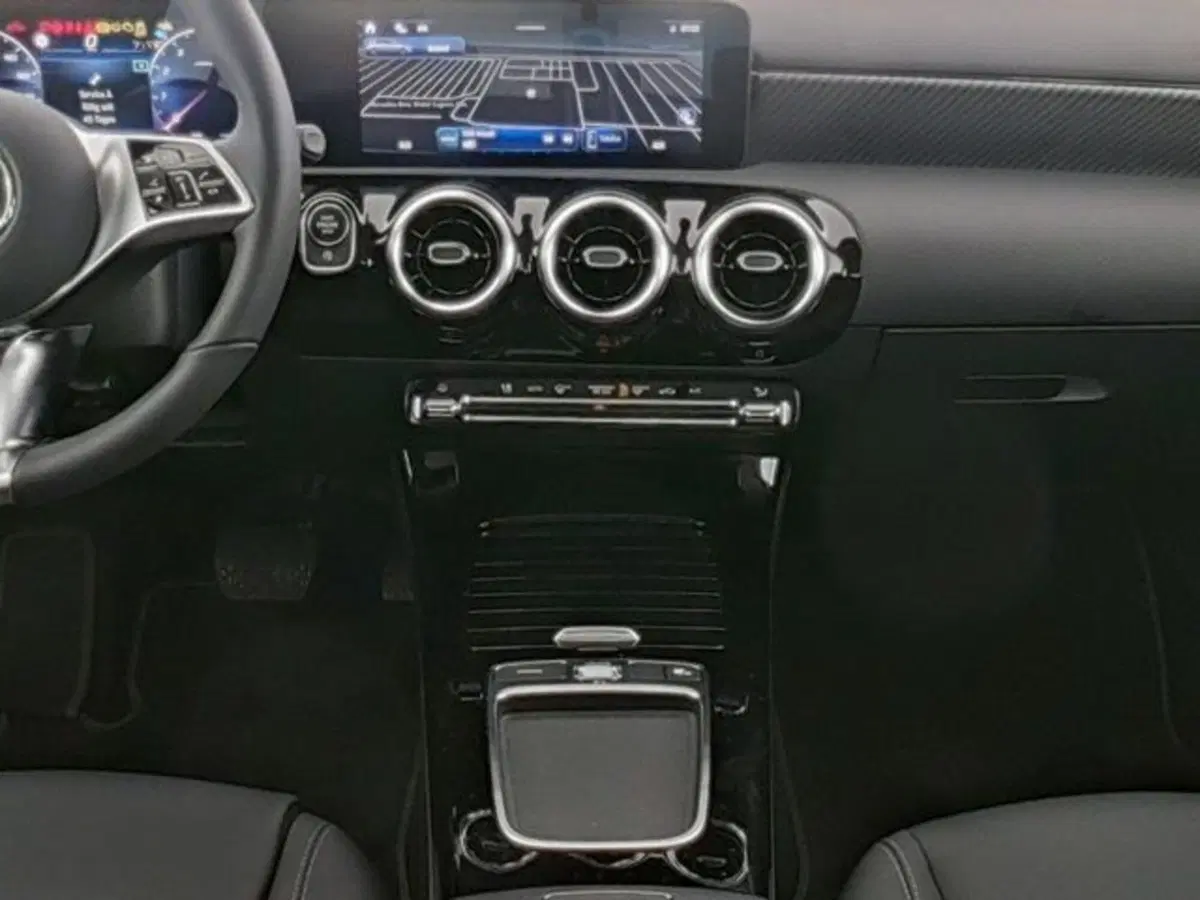 Mercedes-Benz Classe A Sedan usata a Novara (7)