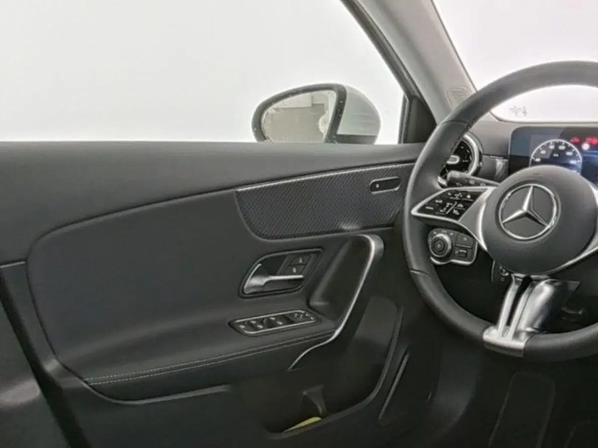 Mercedes-Benz Classe A Sedan usata a Novara (8)