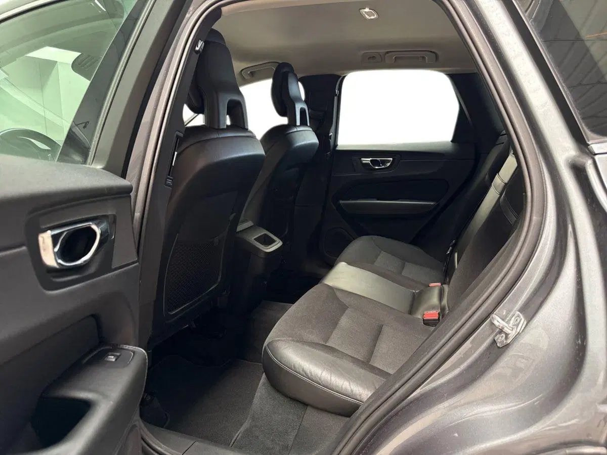 Volvo XC60 usata a Parma (7)