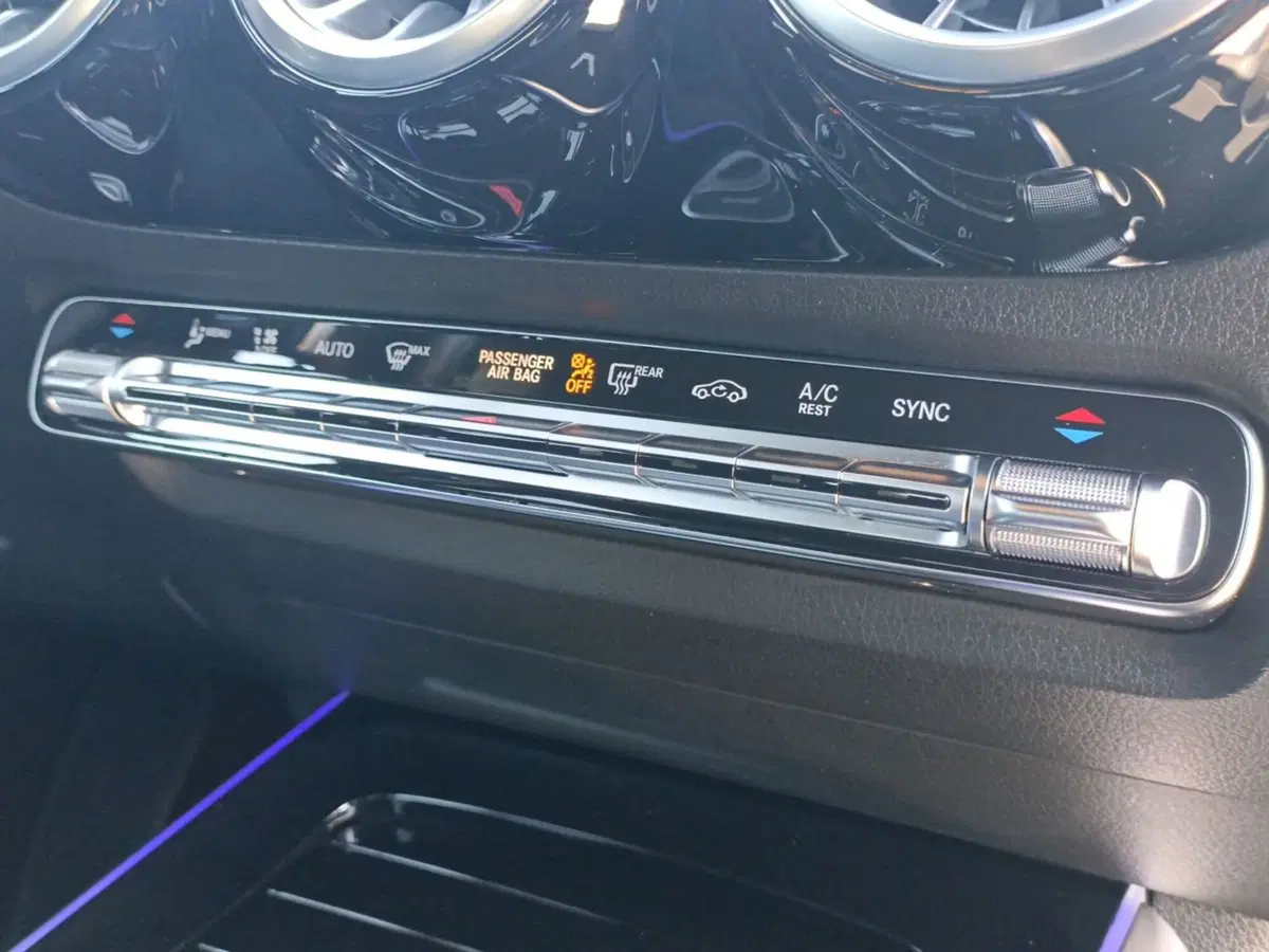 Mercedes-Benz GLA SUV usata a Matera (14)