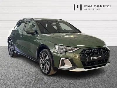 Audi A3 allstreet 2.0 tdi Identity Contrast 150cv s-tronic nuova a Bari