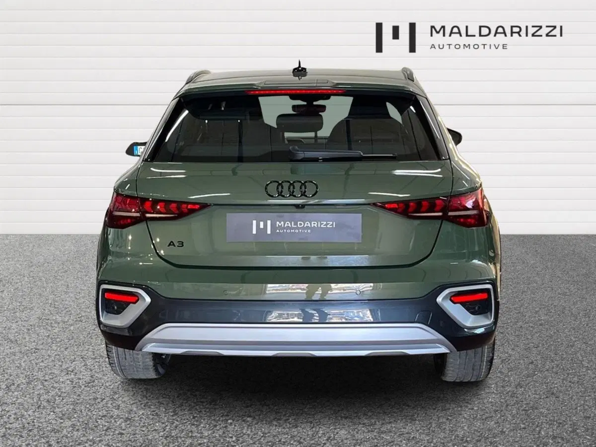 Audi A3 allstreet nuova a Bari (3)