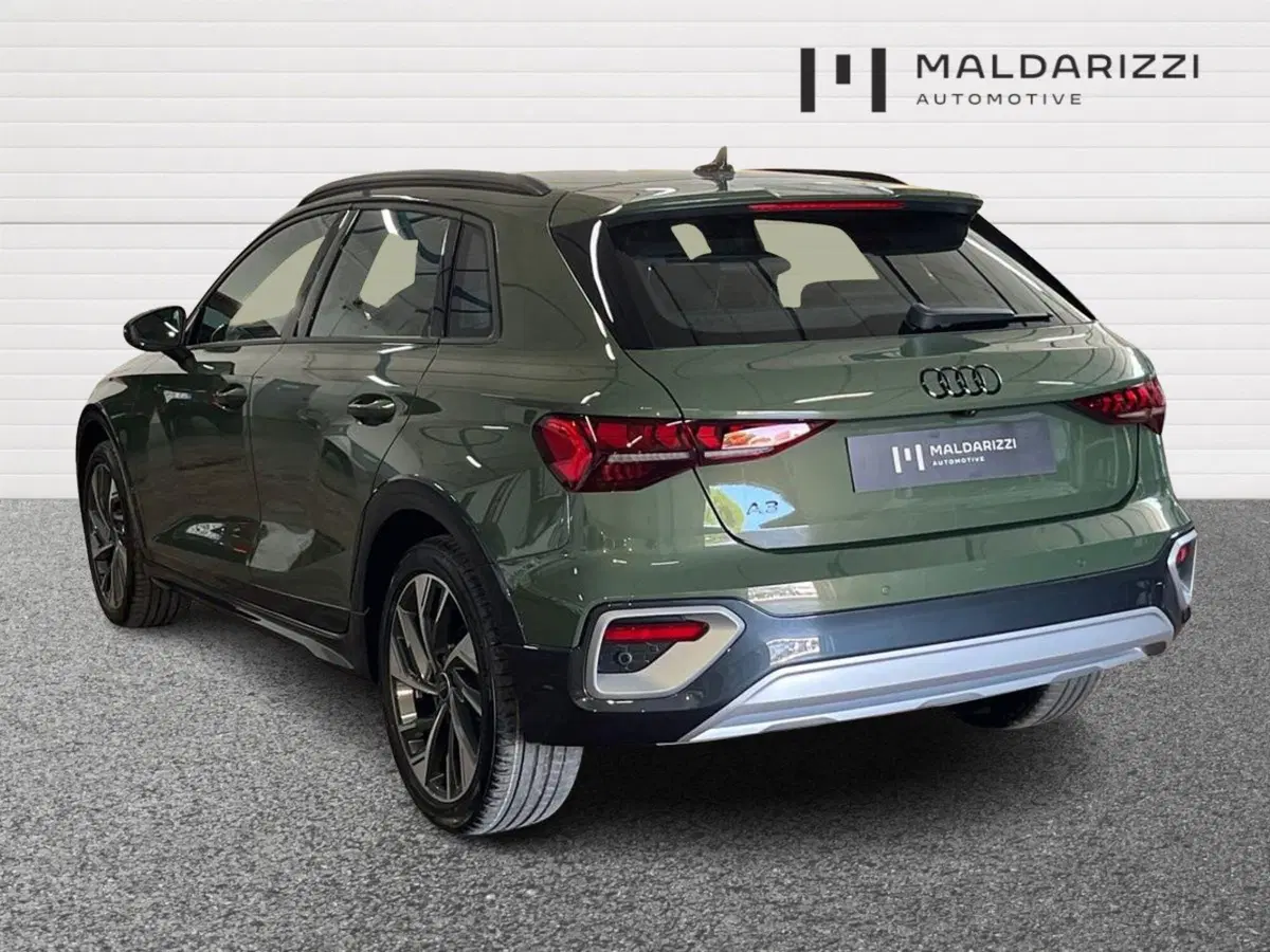 Audi A3 allstreet nuova a Bari (4)