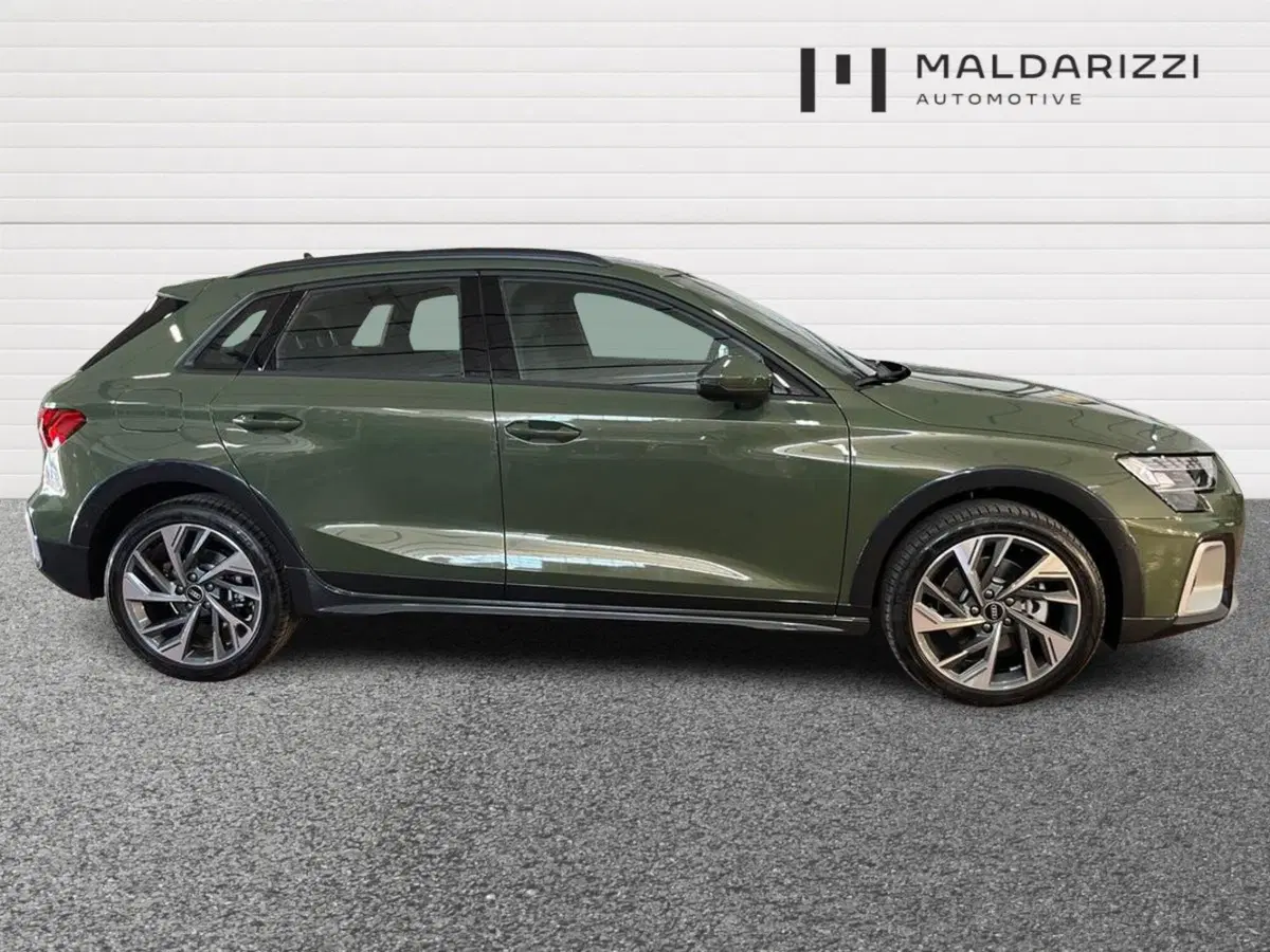 Audi A3 allstreet nuova a Bari (5)