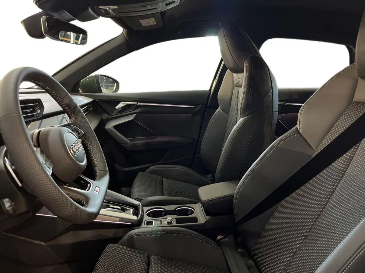 Audi A3 allstreet nuova a Bari (7)