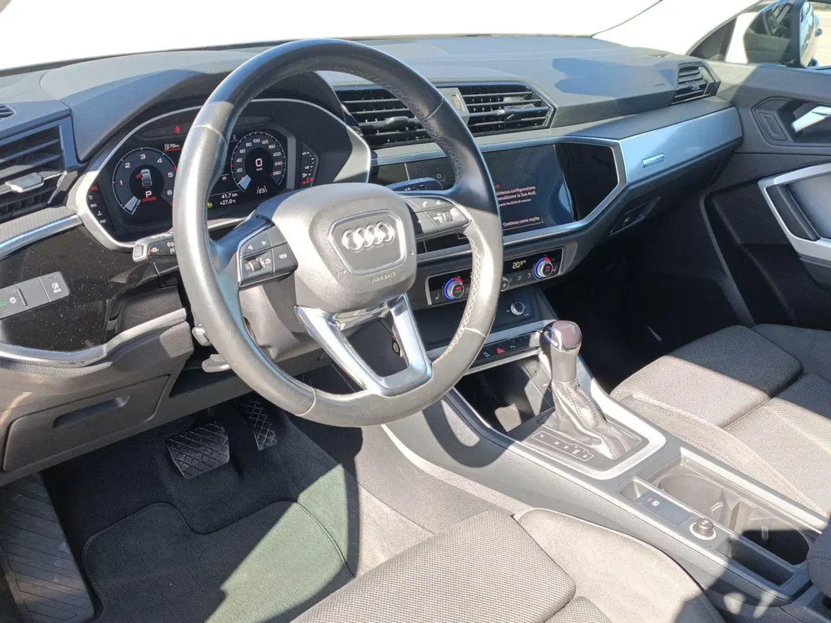 Audi Q3 Sportback usata a Bari (10)