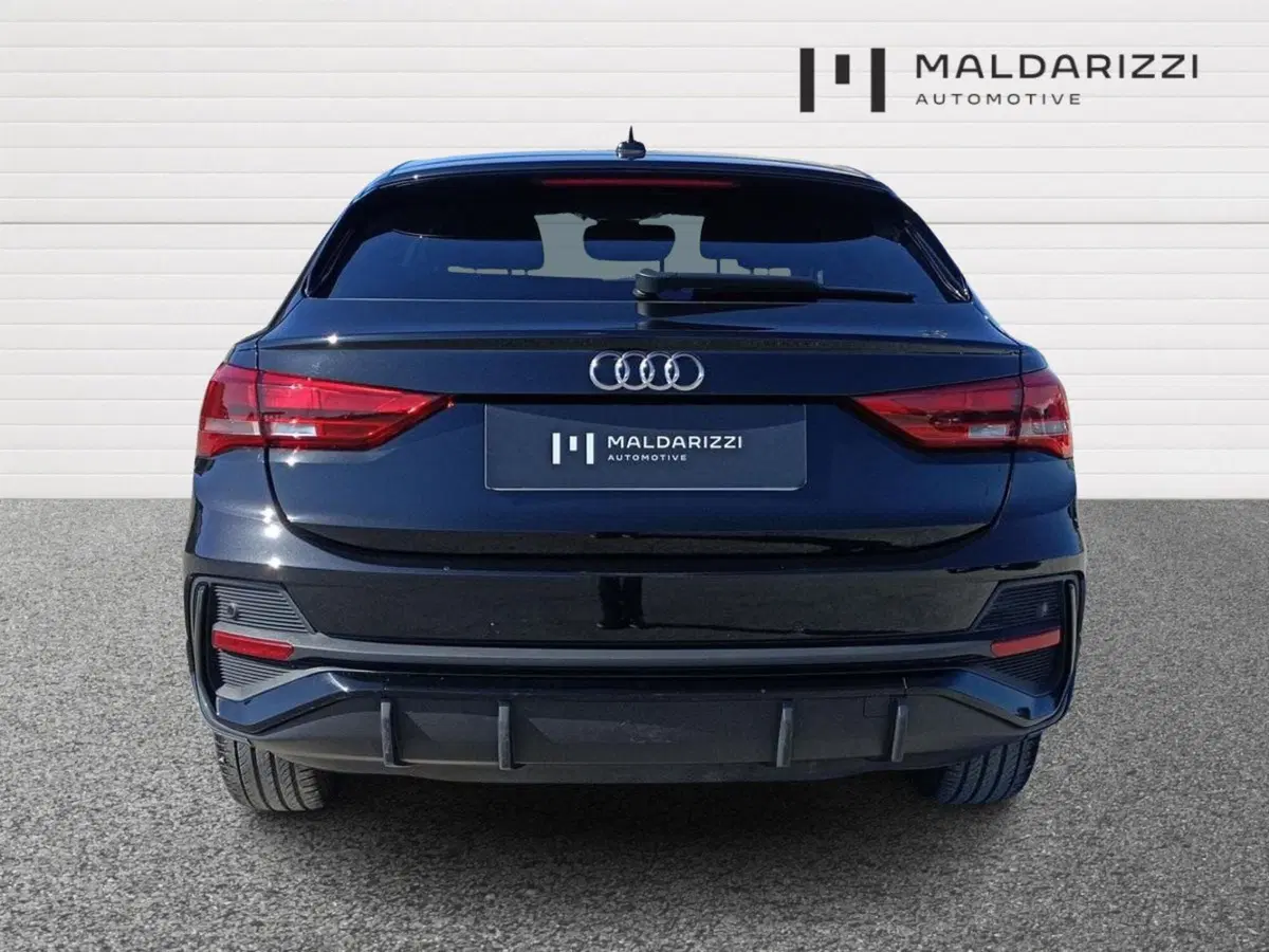 Audi Q3 Sportback usata a Bari (3)