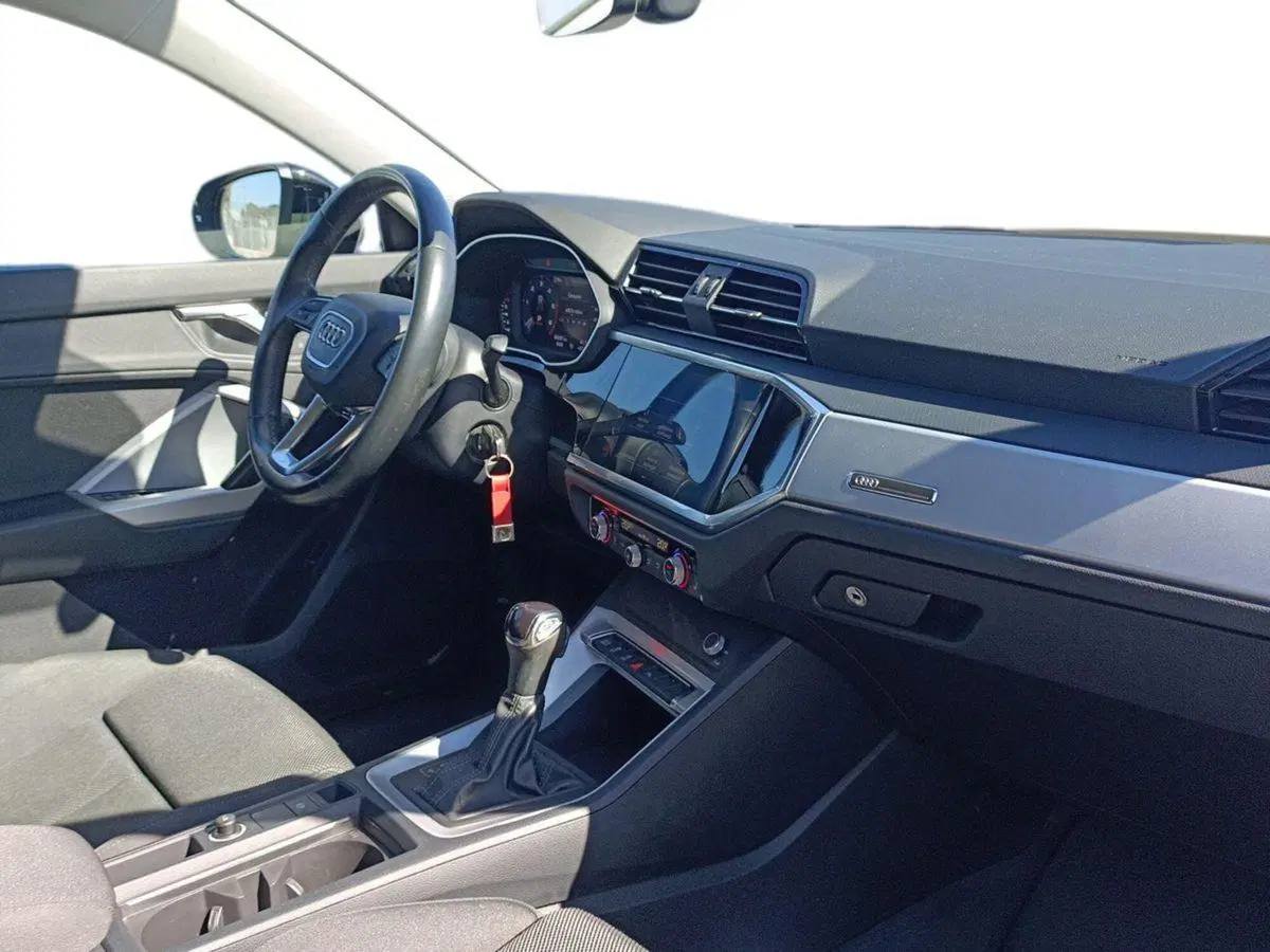 Audi Q3 Sportback usata a Bari (9)