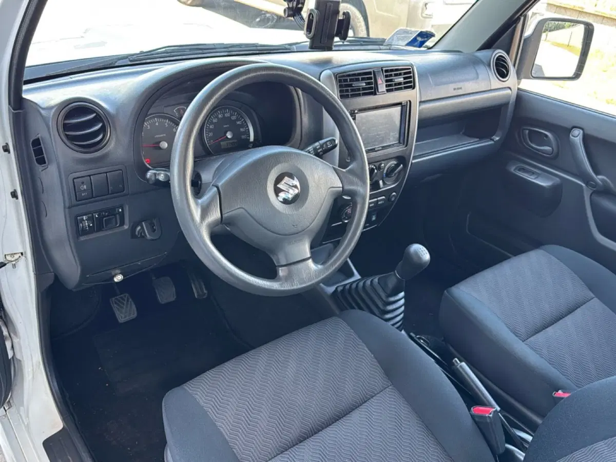 Suzuki Jimny usata a Ferrara (9)