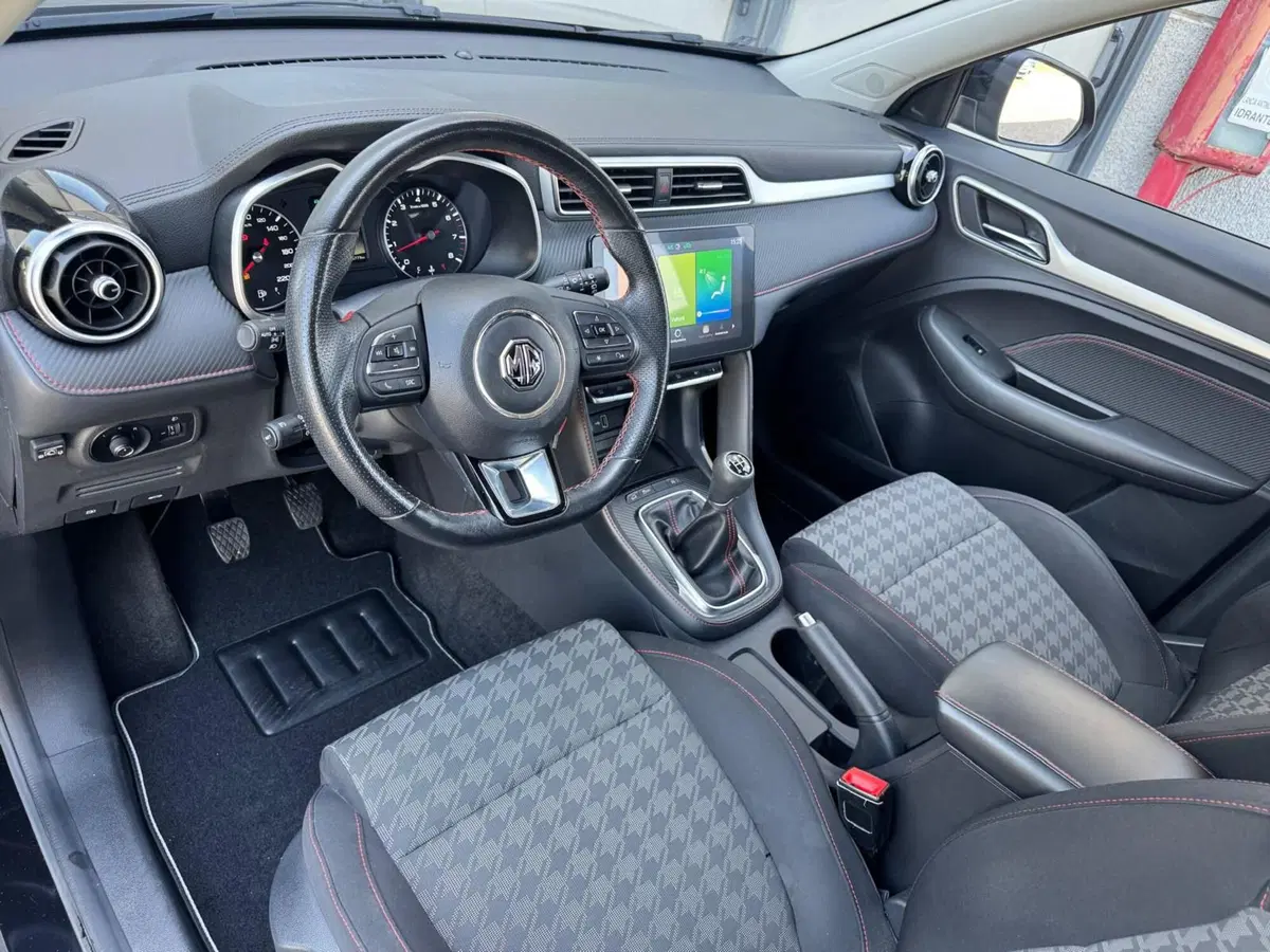 Mg ZS usata a Ferrara (11)