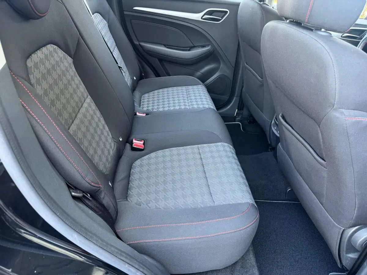 Mg ZS usata a Ferrara (7)