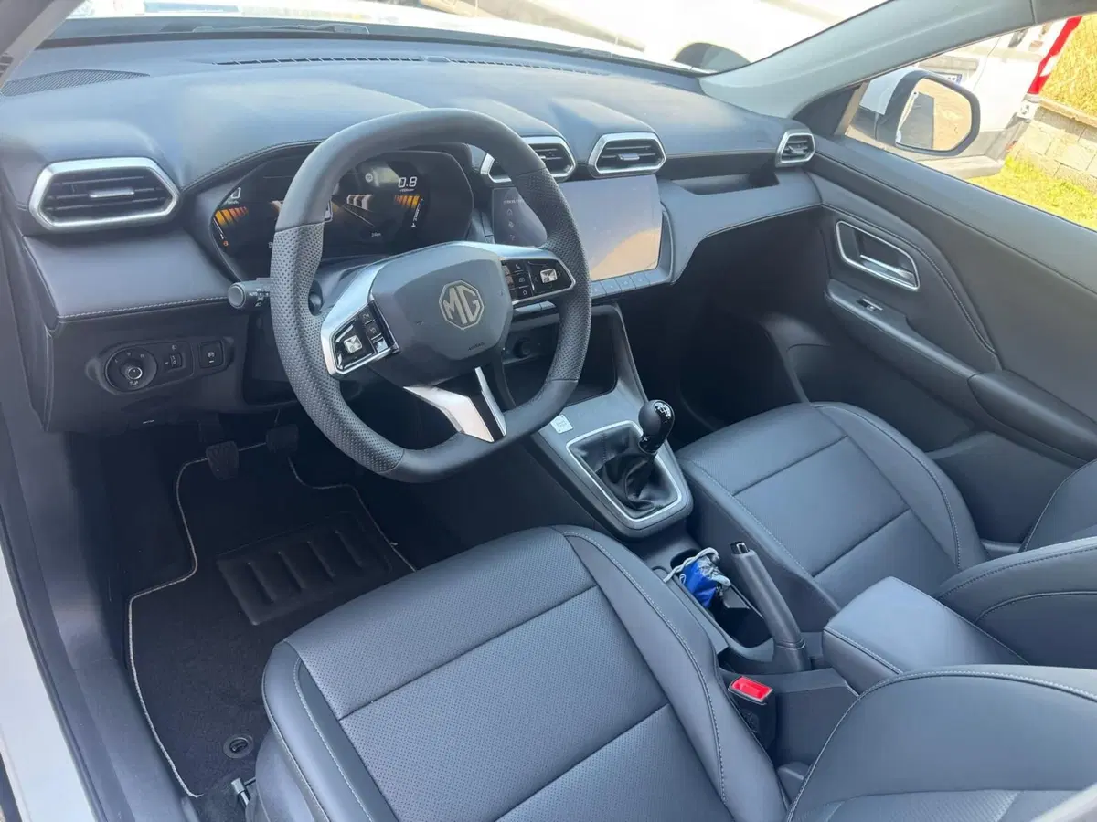 Mg ZS nuova a Ferrara (12)