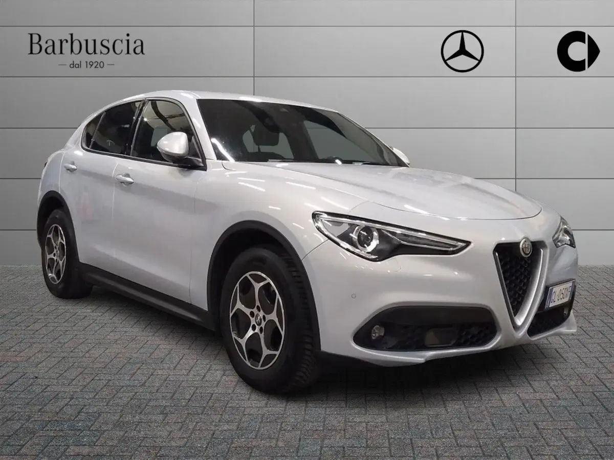 Alfa Romeo Stelvio usata a Pescara (2)