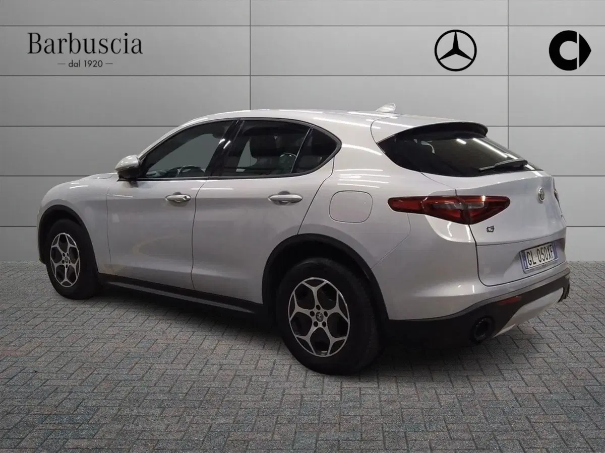 Alfa Romeo Stelvio usata a Pescara (4)