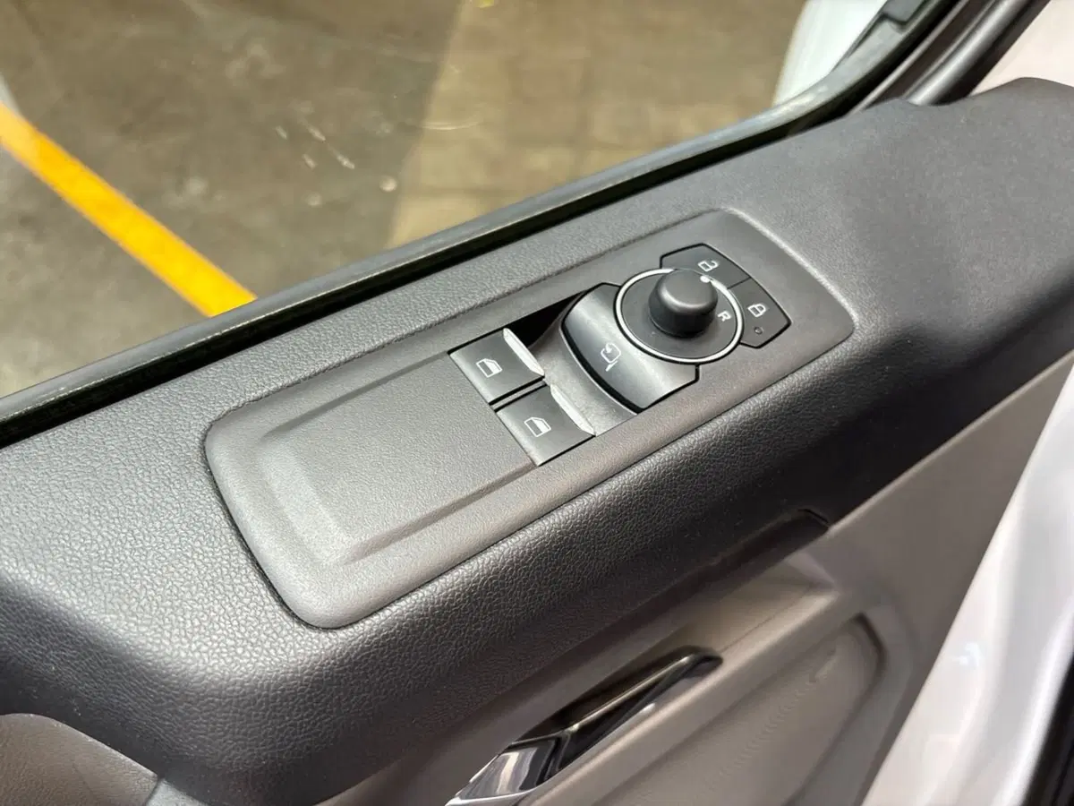 Ford Tourneo Custom usata a Pescara (12)