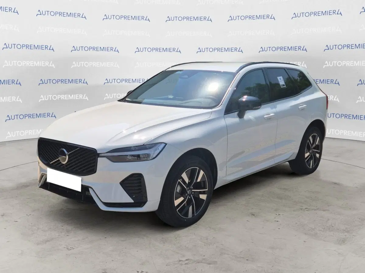 Volvo XC60 nuova a Como