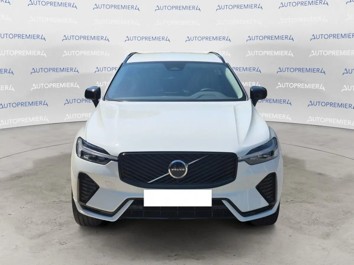 Volvo XC60 nuova a Como (2)