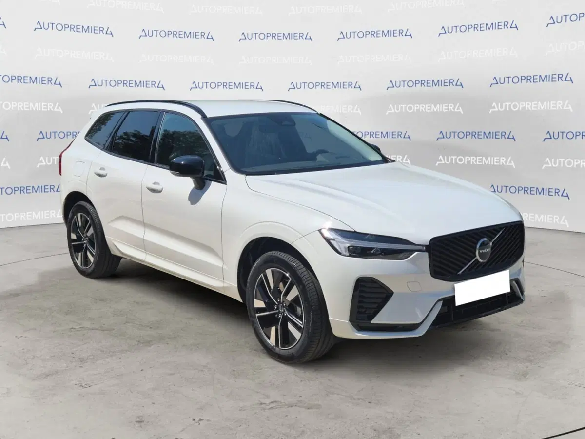 Volvo XC60 nuova a Como (3)