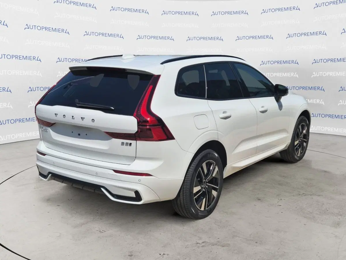 Volvo XC60 nuova a Como (5)