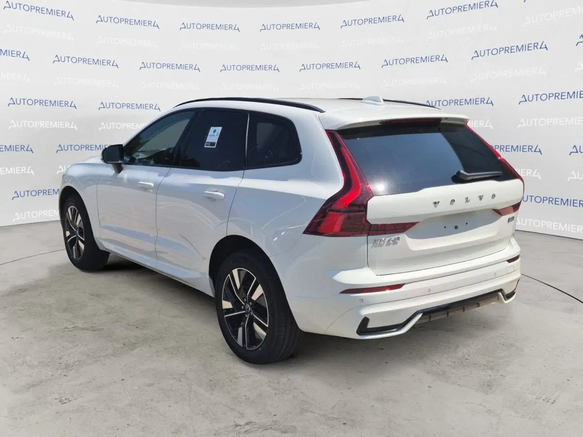 Volvo XC60 nuova a Como (6)
