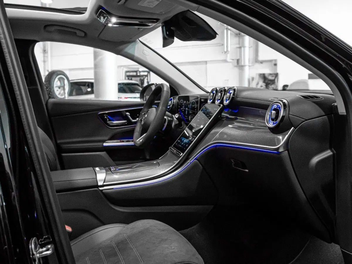 Mercedes-Benz GLC nuova a Rimini (18)