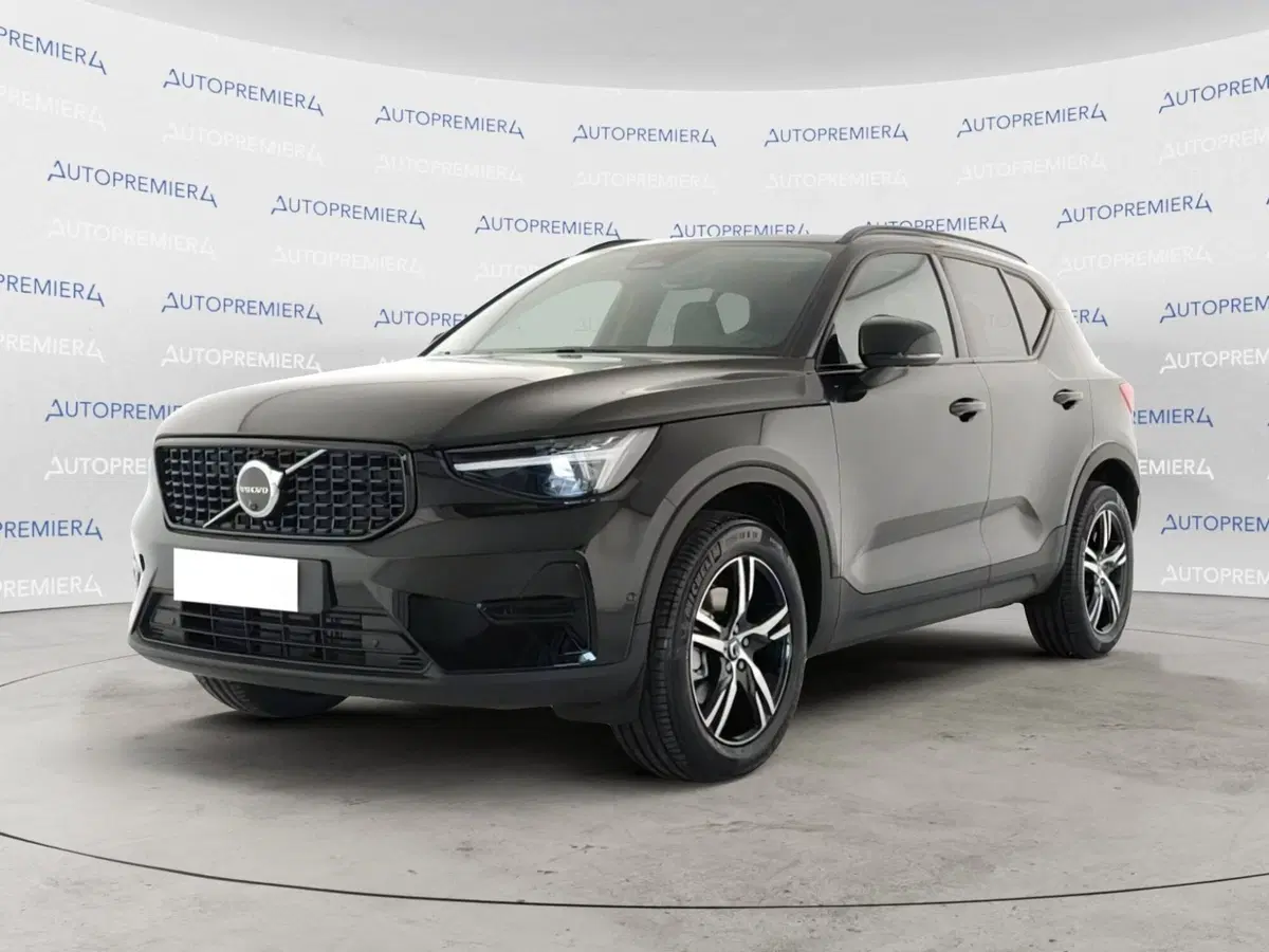 Volvo XC40 nuova a Como