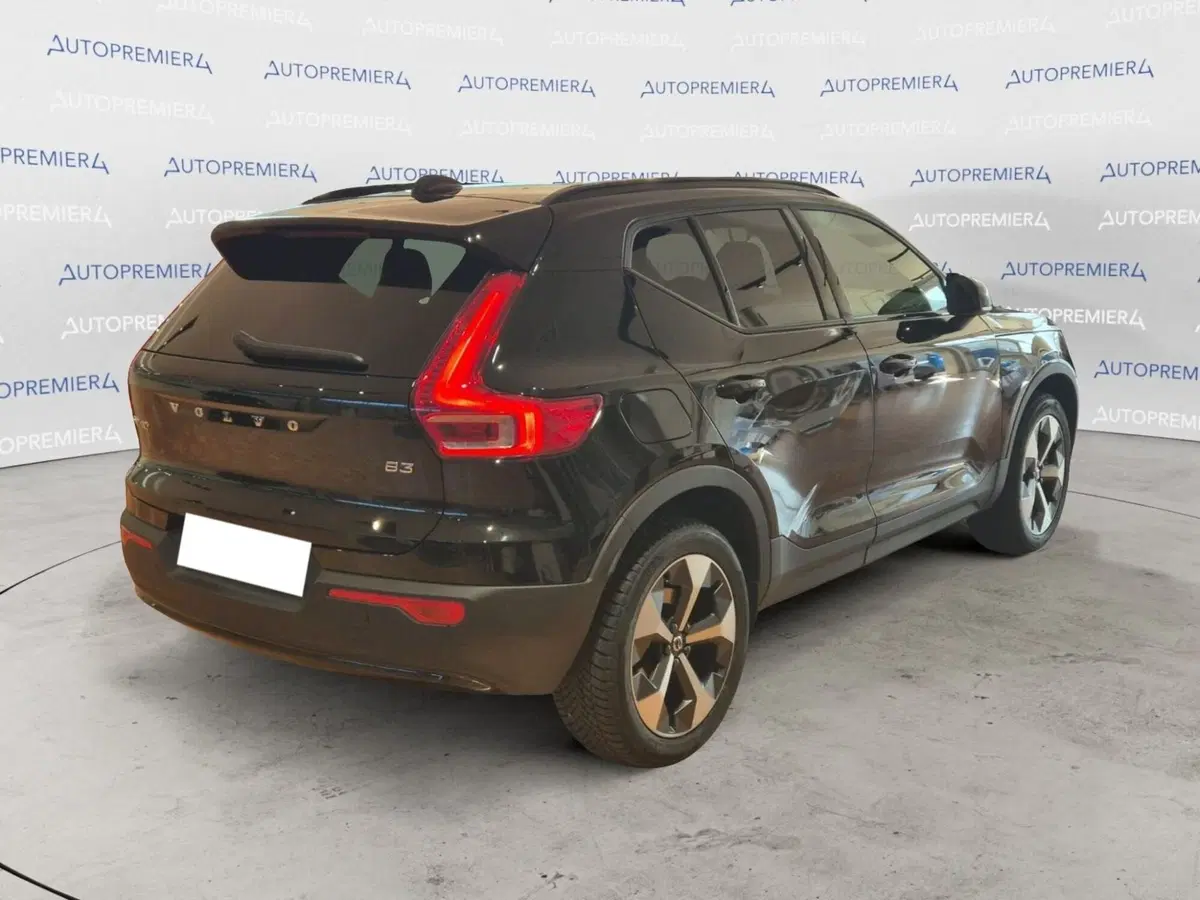 Volvo XC40 nuova a Como (6)