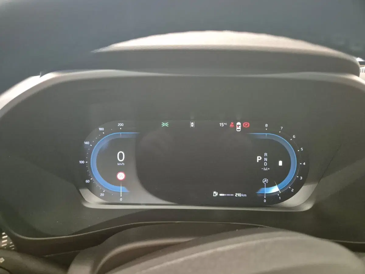 Volvo XC40 nuova a Como (8)