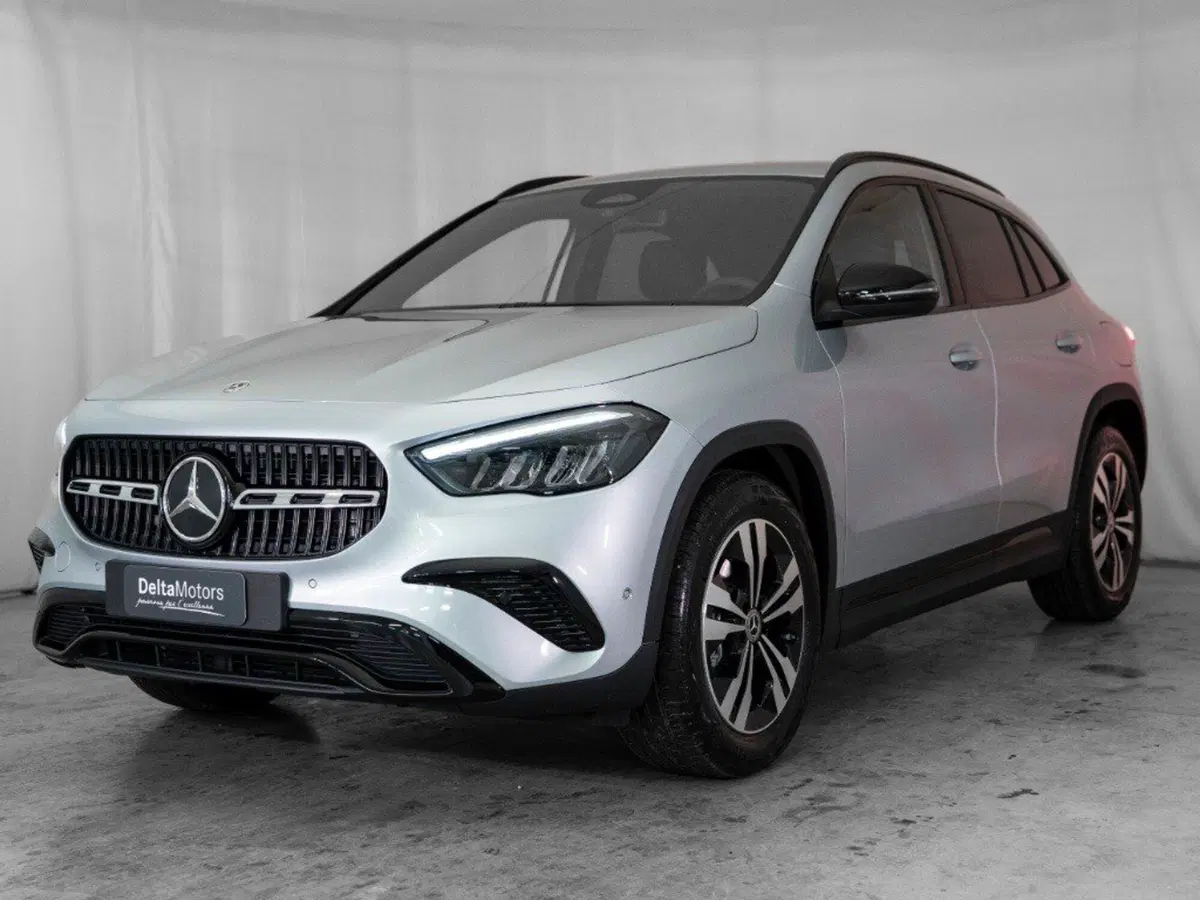Mercedes-Benz GLA SUV nuova a Macerata