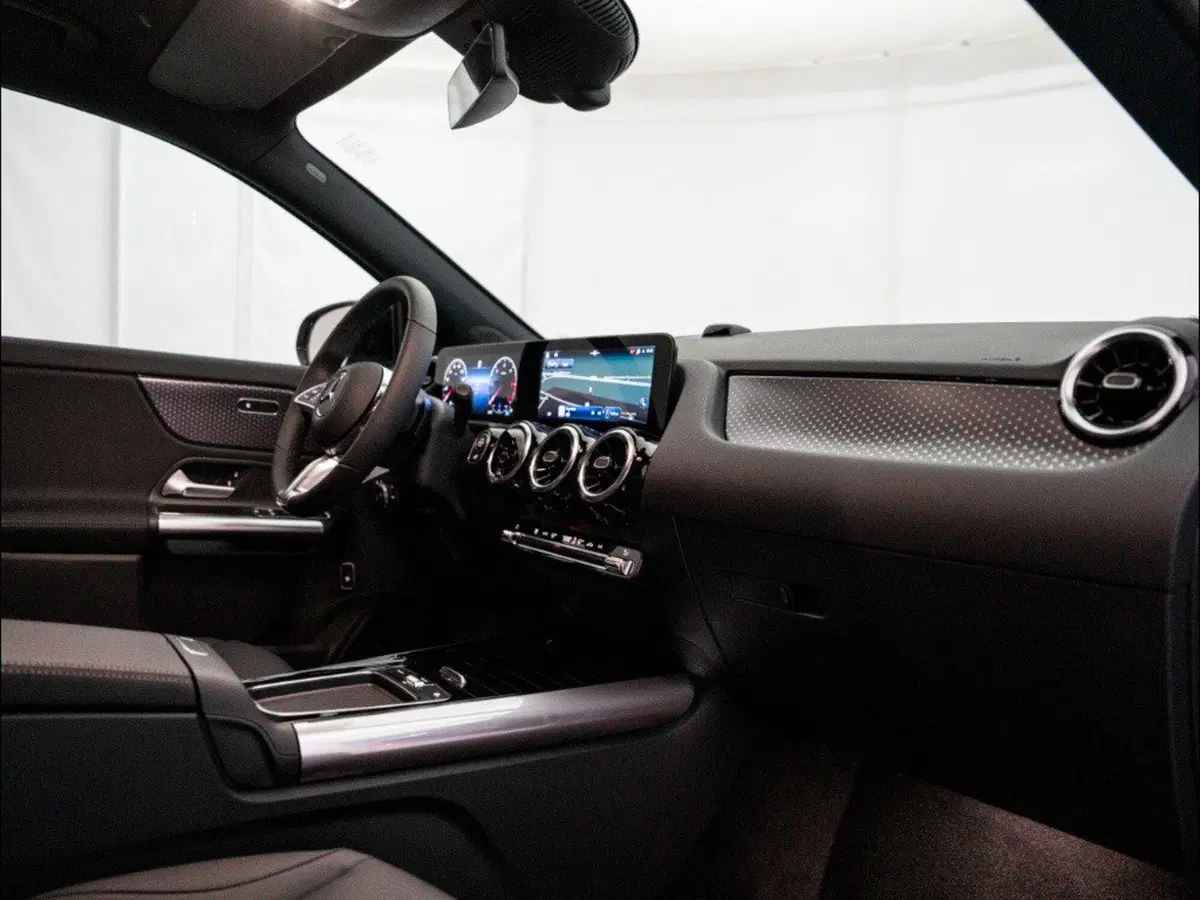 Mercedes-Benz GLA SUV nuova a Macerata (12)