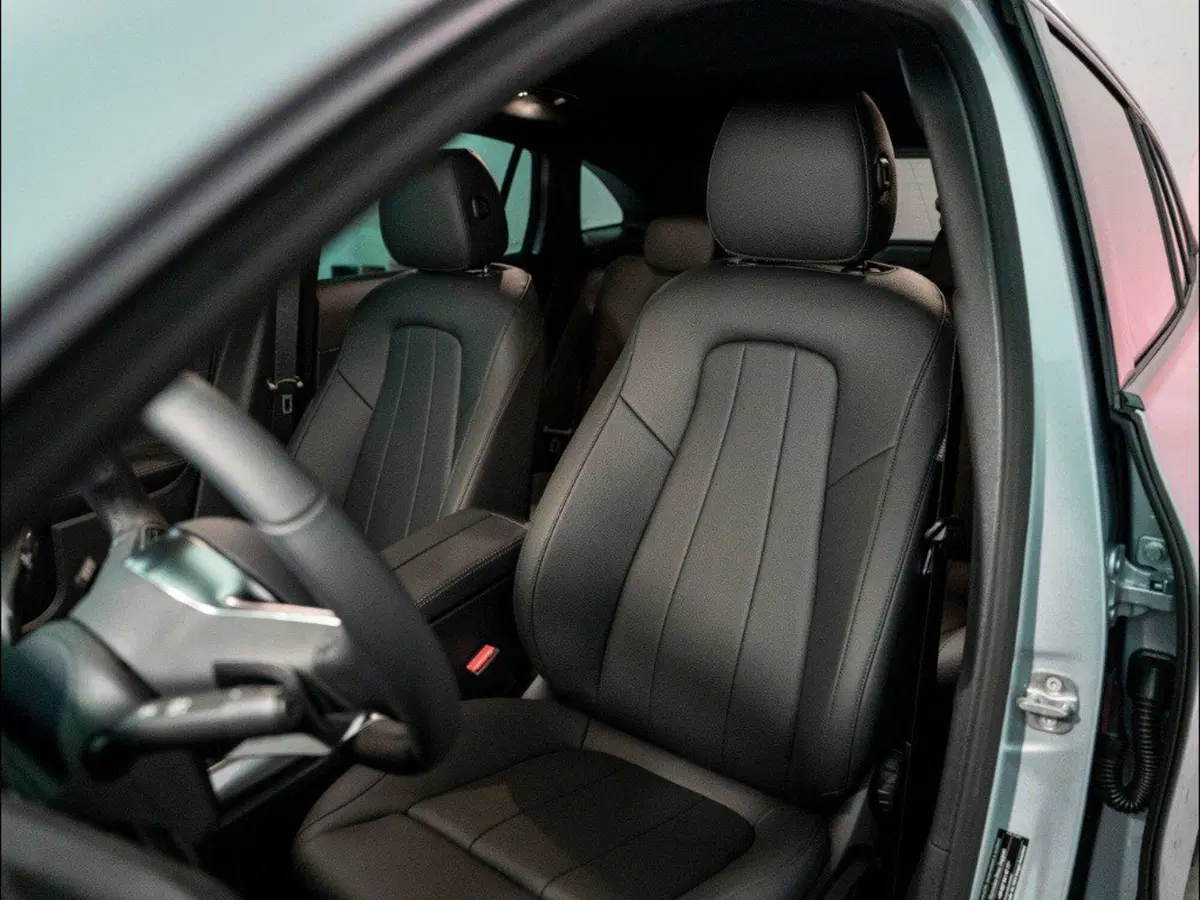 Mercedes-Benz GLA SUV nuova a Macerata (14)