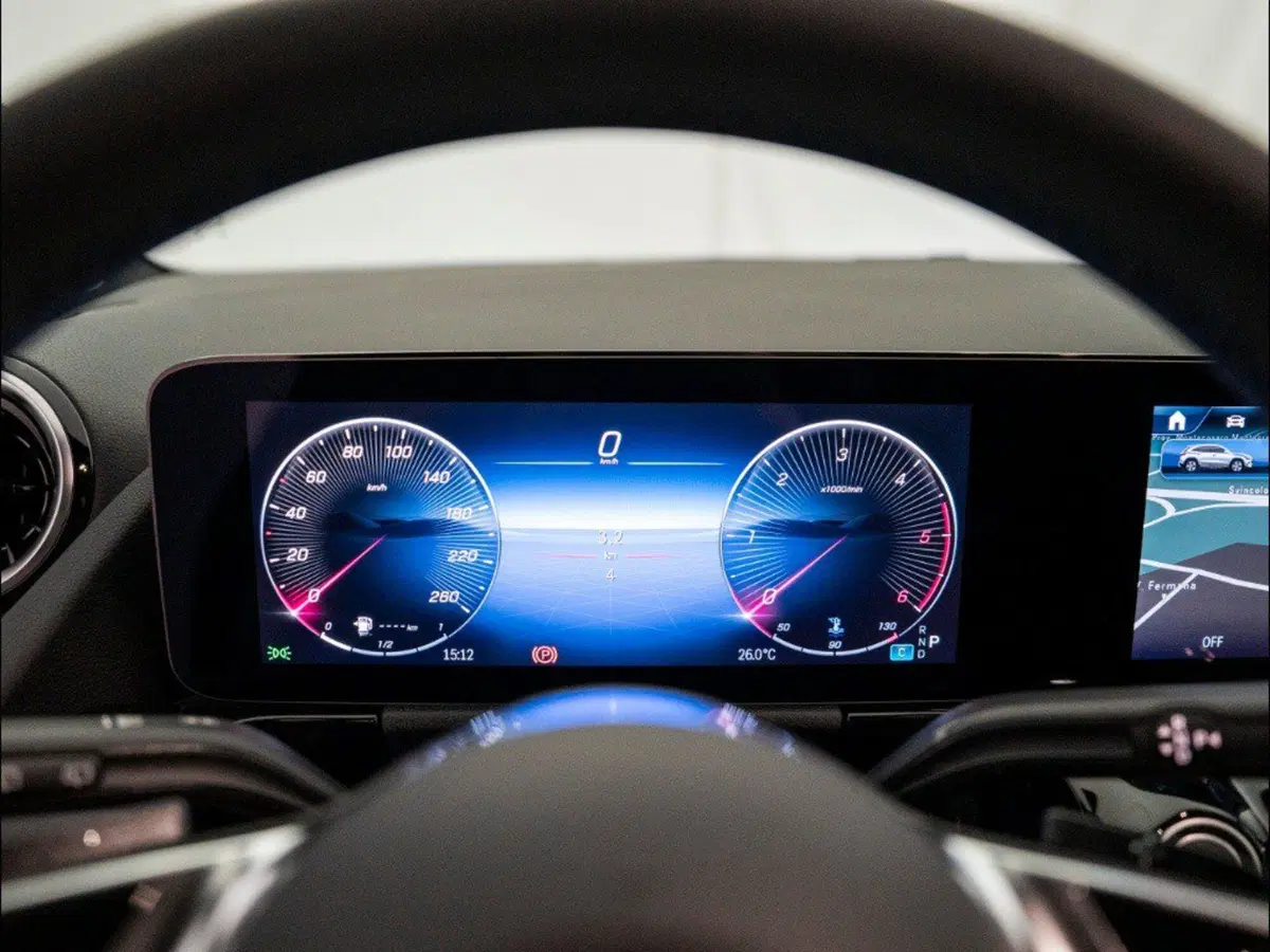 Mercedes-Benz GLA SUV nuova a Macerata (17)
