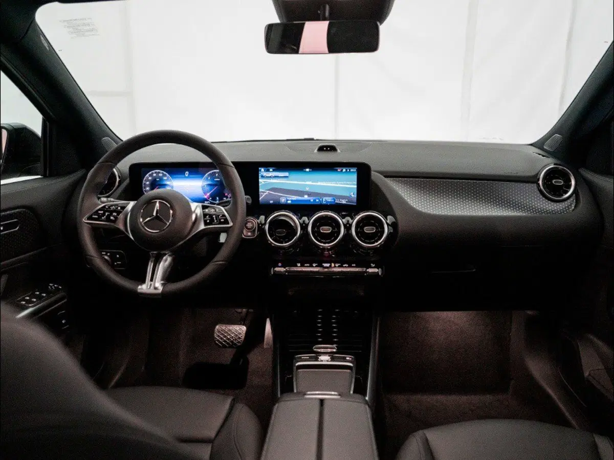 Mercedes-Benz GLA SUV nuova a Macerata (19)