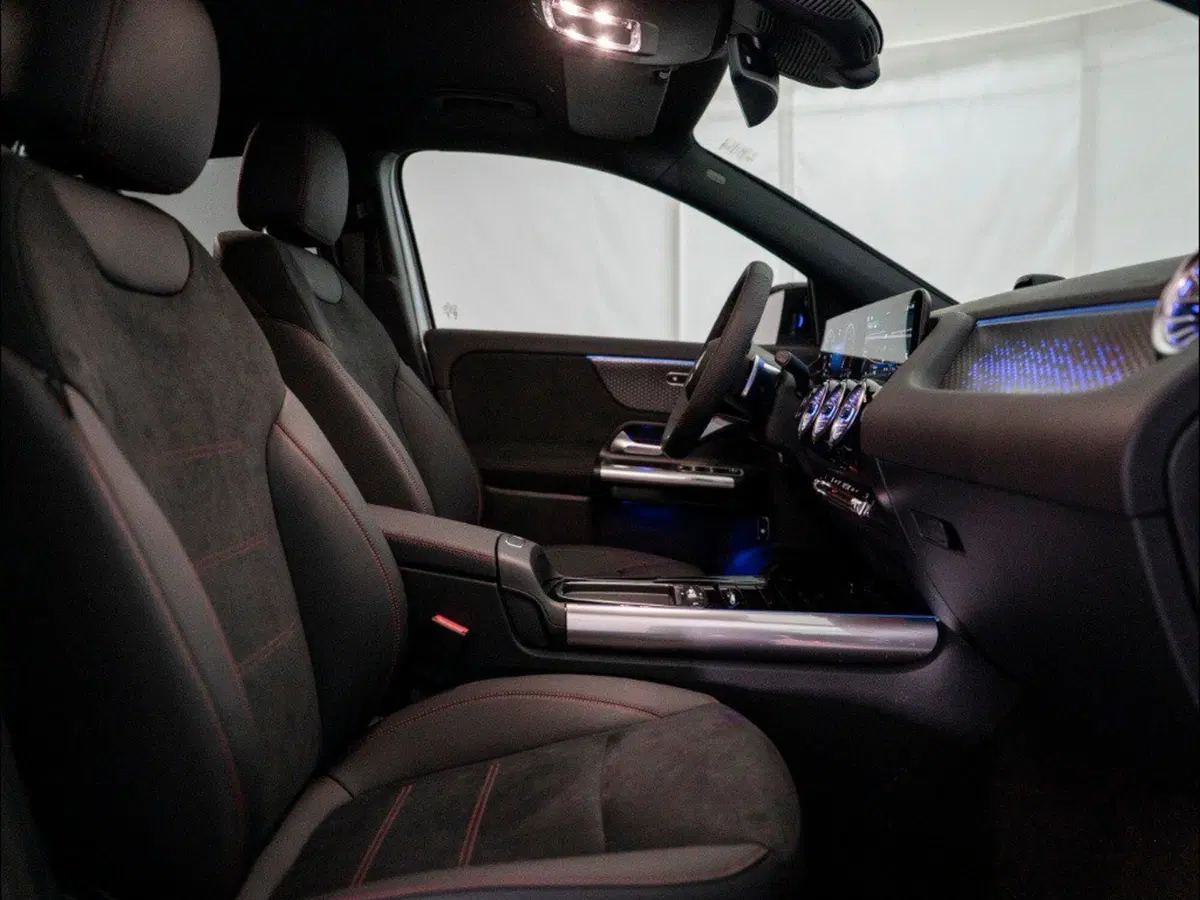 Mercedes-Benz GLA SUV nuova a Macerata (12)