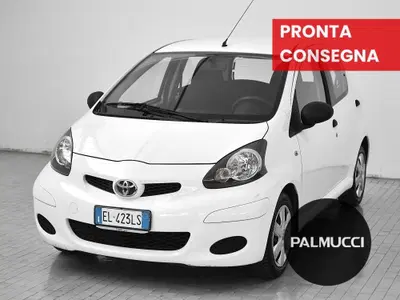 Toyota Aygo 1.0 12V VVT-i 3 porte Now Connect del 2012 usata a Prato