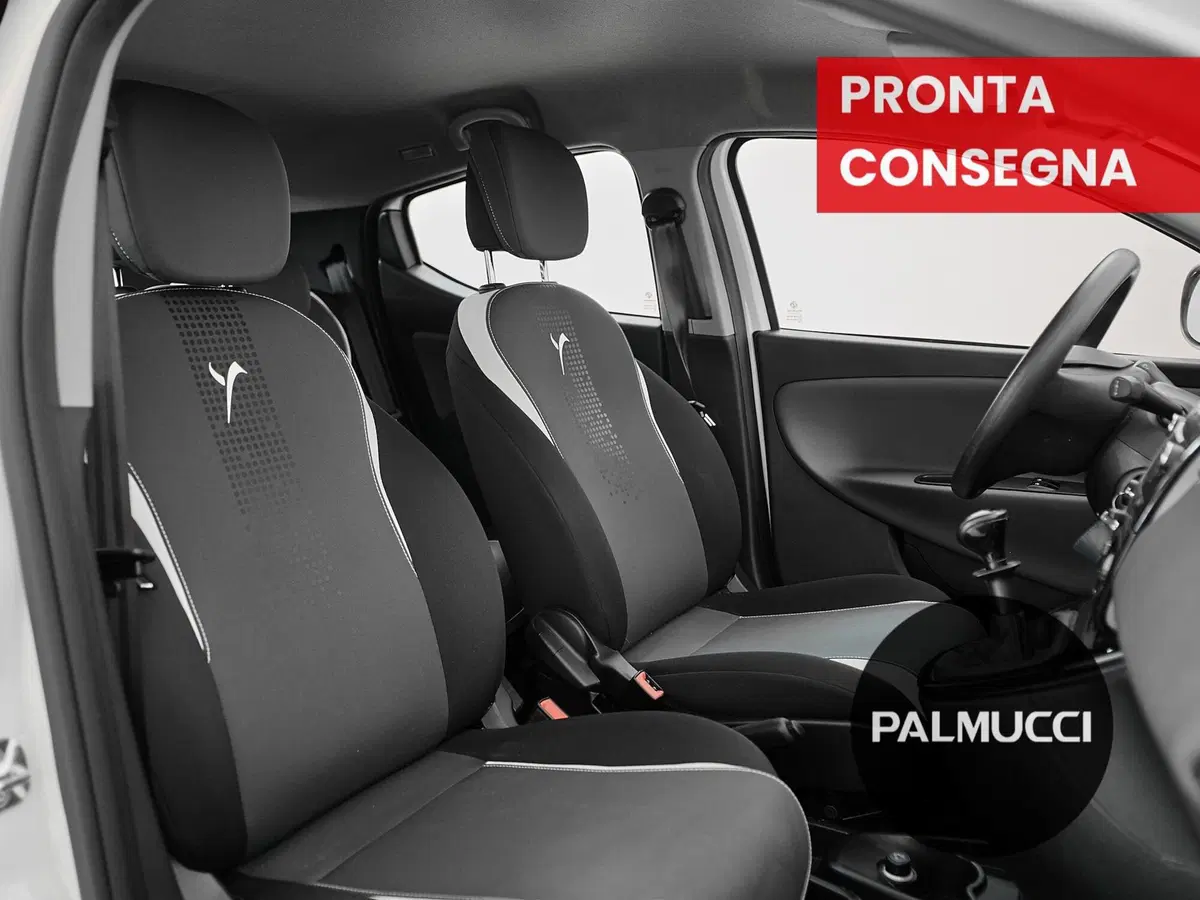 Lancia Ypsilon usata a Prato (10)