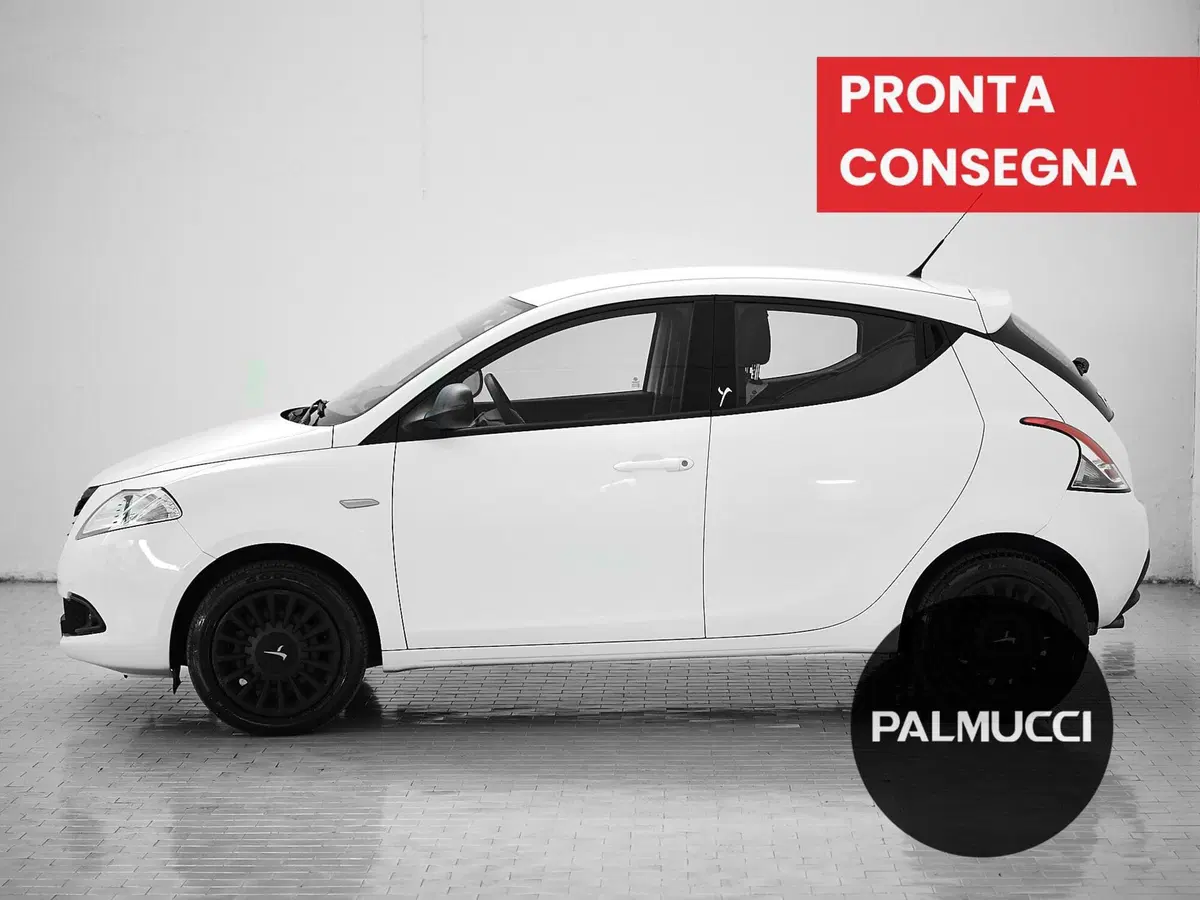 Lancia Ypsilon usata a Prato (2)
