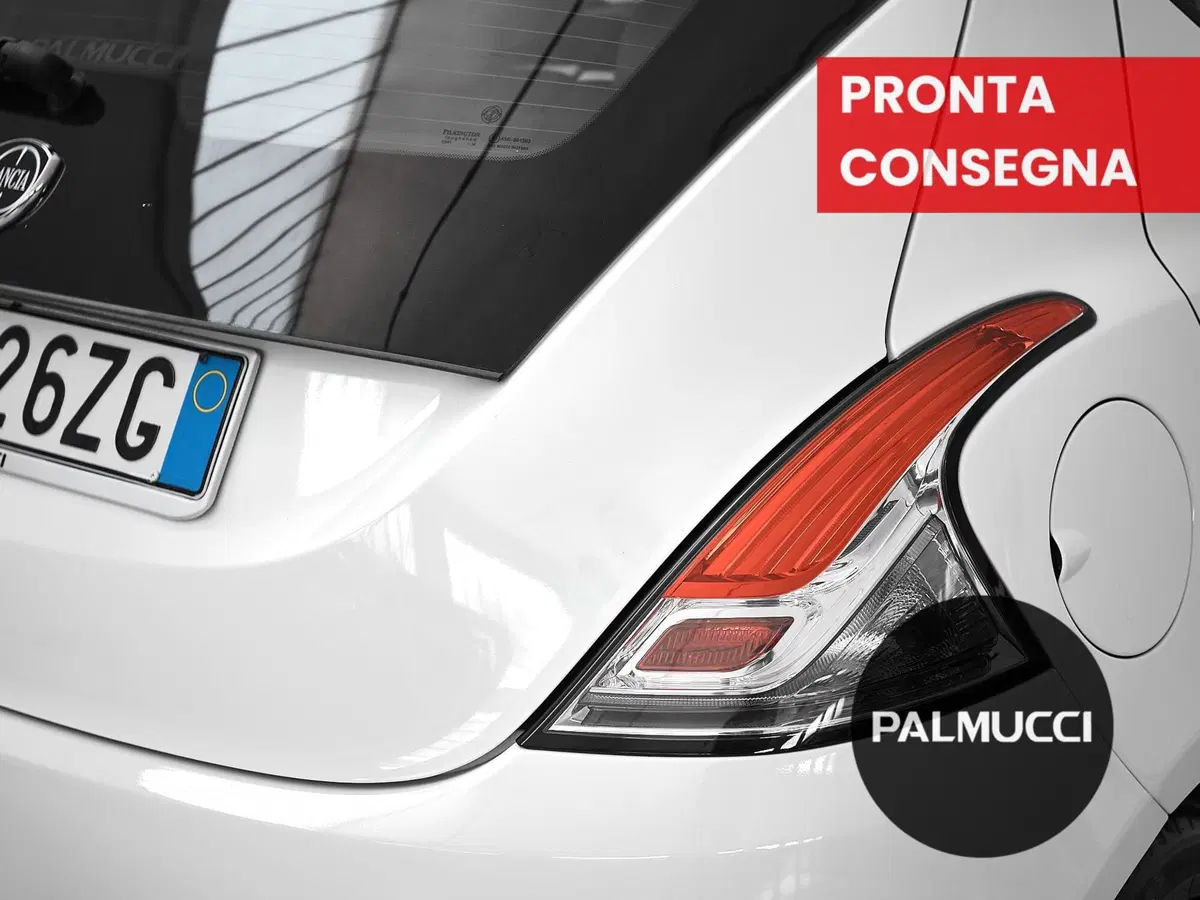 Lancia Ypsilon usata a Prato (8)