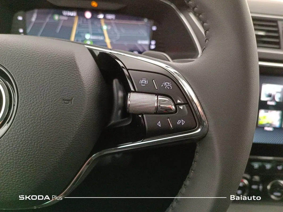 Skoda Superb Station Wagon nuova a Reggio Emilia (10)