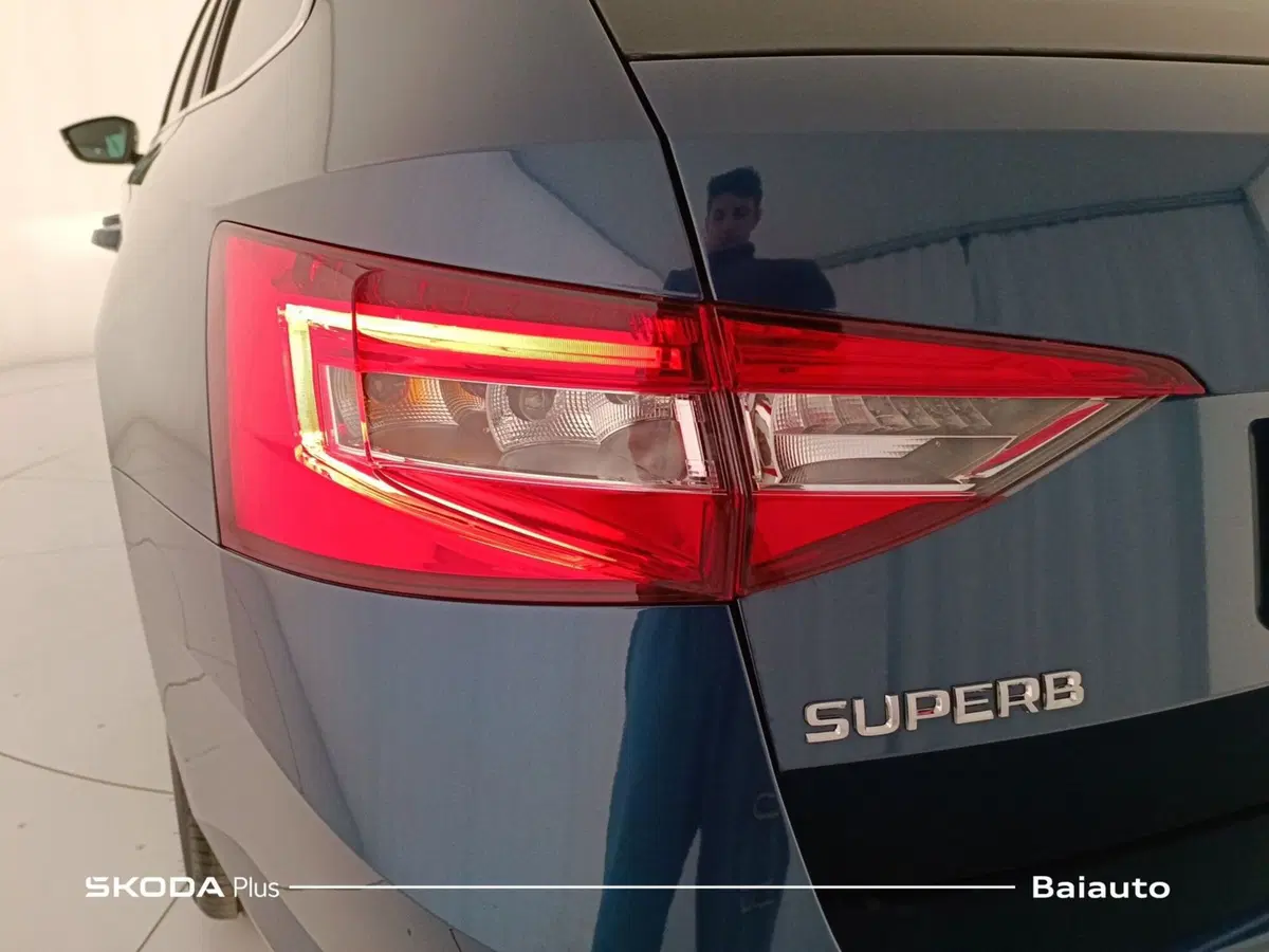 Skoda Superb Station Wagon nuova a Reggio Emilia (12)