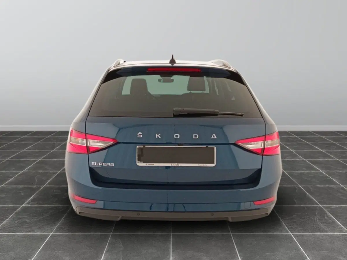 Skoda Superb Station Wagon nuova a Reggio Emilia (5)