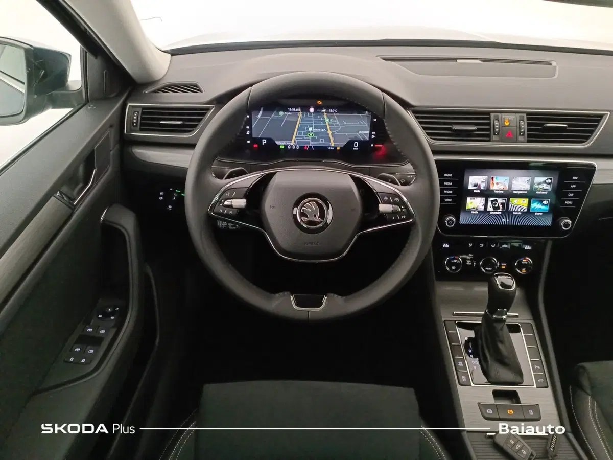 Skoda Superb Station Wagon nuova a Reggio Emilia (7)