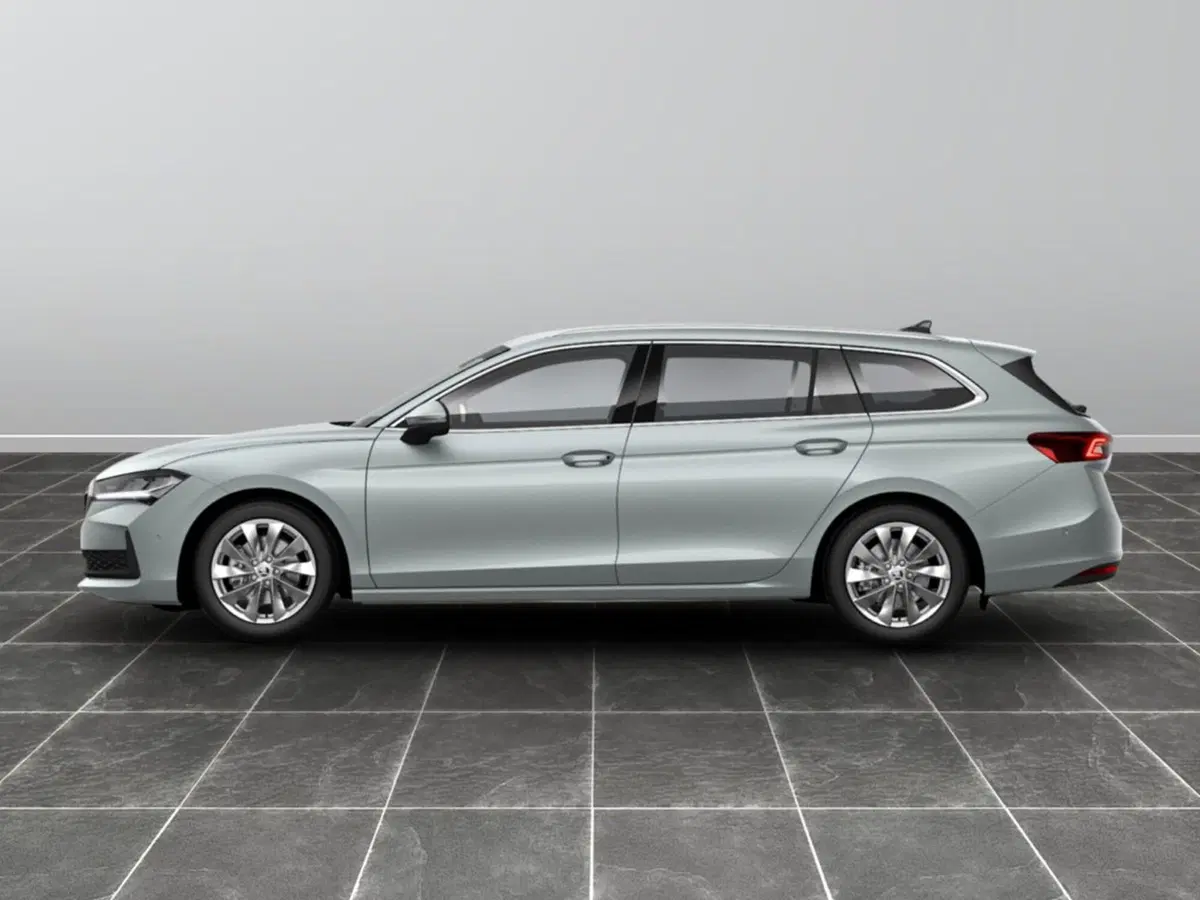 Skoda Superb nuova a Reggio Emilia (2)